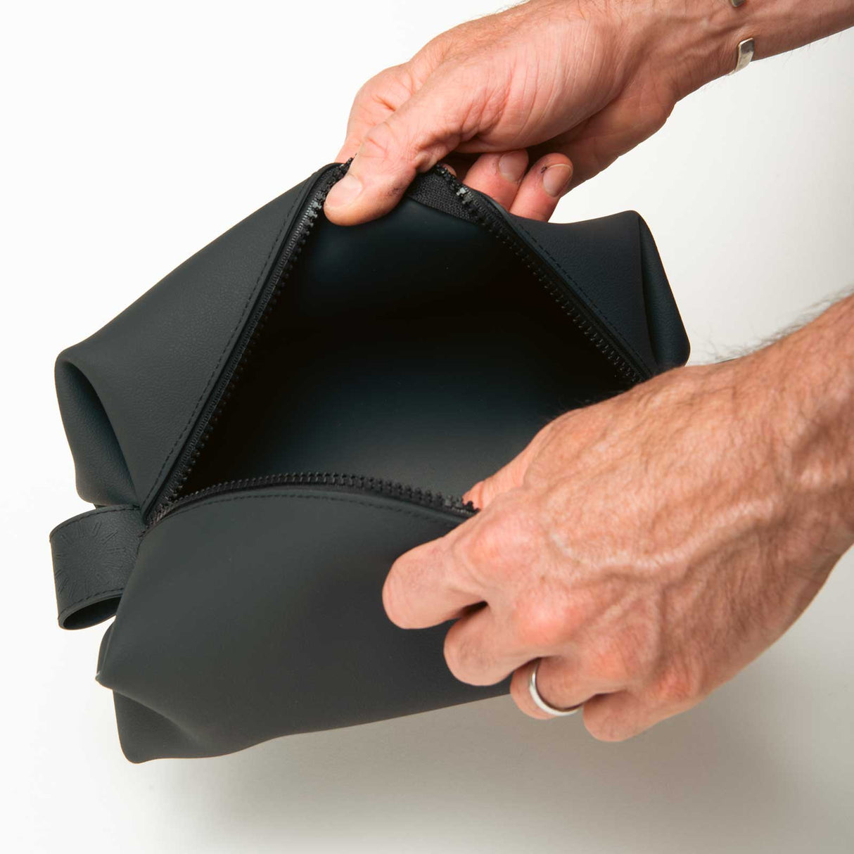 NOAH Dopp Toiletry Bag Black Cosmetic & Toiletry Bags